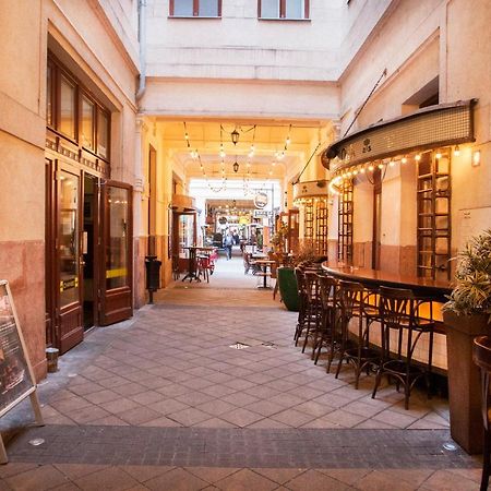 Ferienwohnung Inviting Flat In The Heart Of Town Budapest Exterior foto