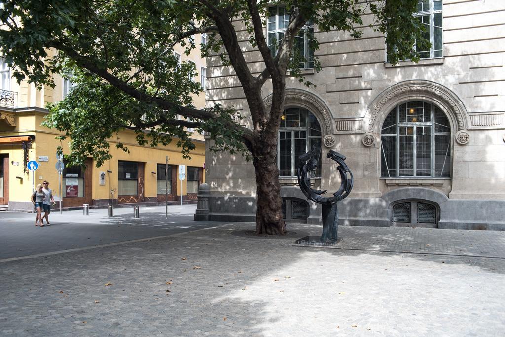 Ferienwohnung Inviting Flat In The Heart Of Town Budapest Exterior foto