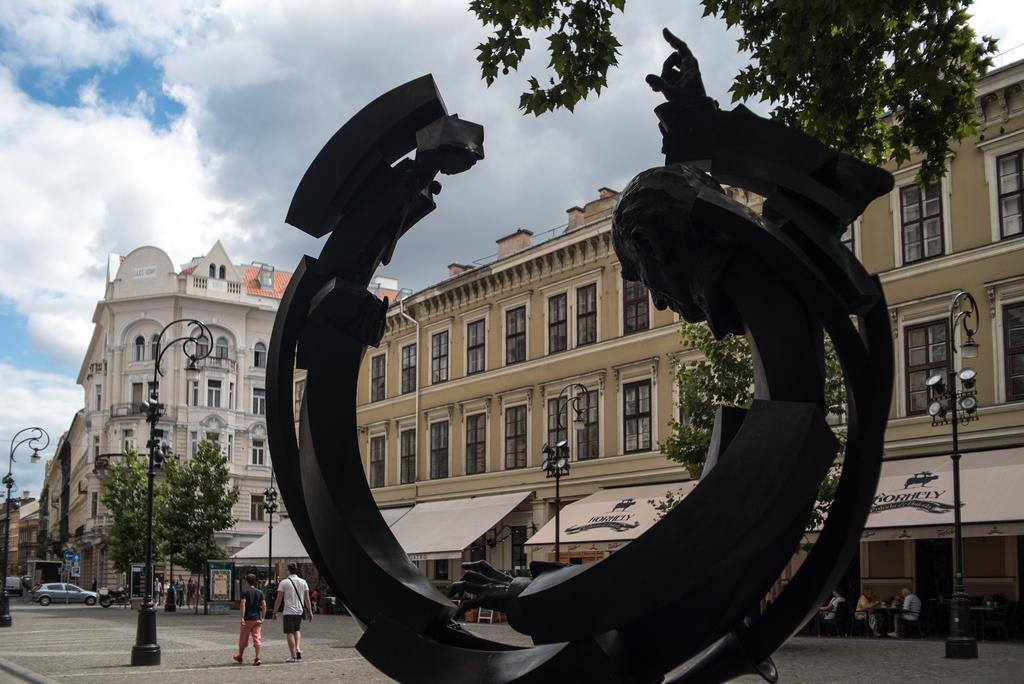 Ferienwohnung Inviting Flat In The Heart Of Town Budapest Exterior foto