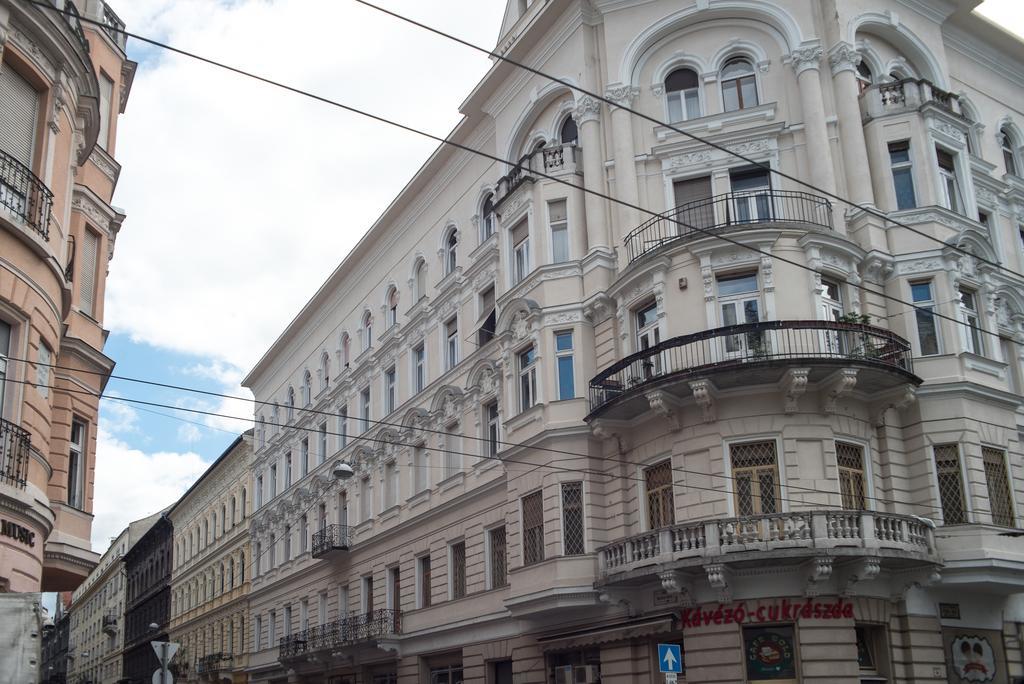 Ferienwohnung Inviting Flat In The Heart Of Town Budapest Exterior foto