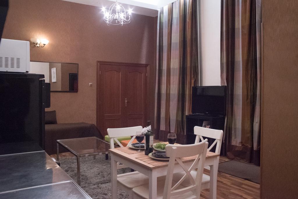 Ferienwohnung Inviting Flat In The Heart Of Town Budapest Exterior foto