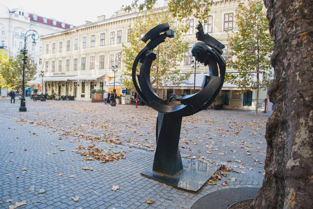 Ferienwohnung Inviting Flat In The Heart Of Town Budapest Exterior foto