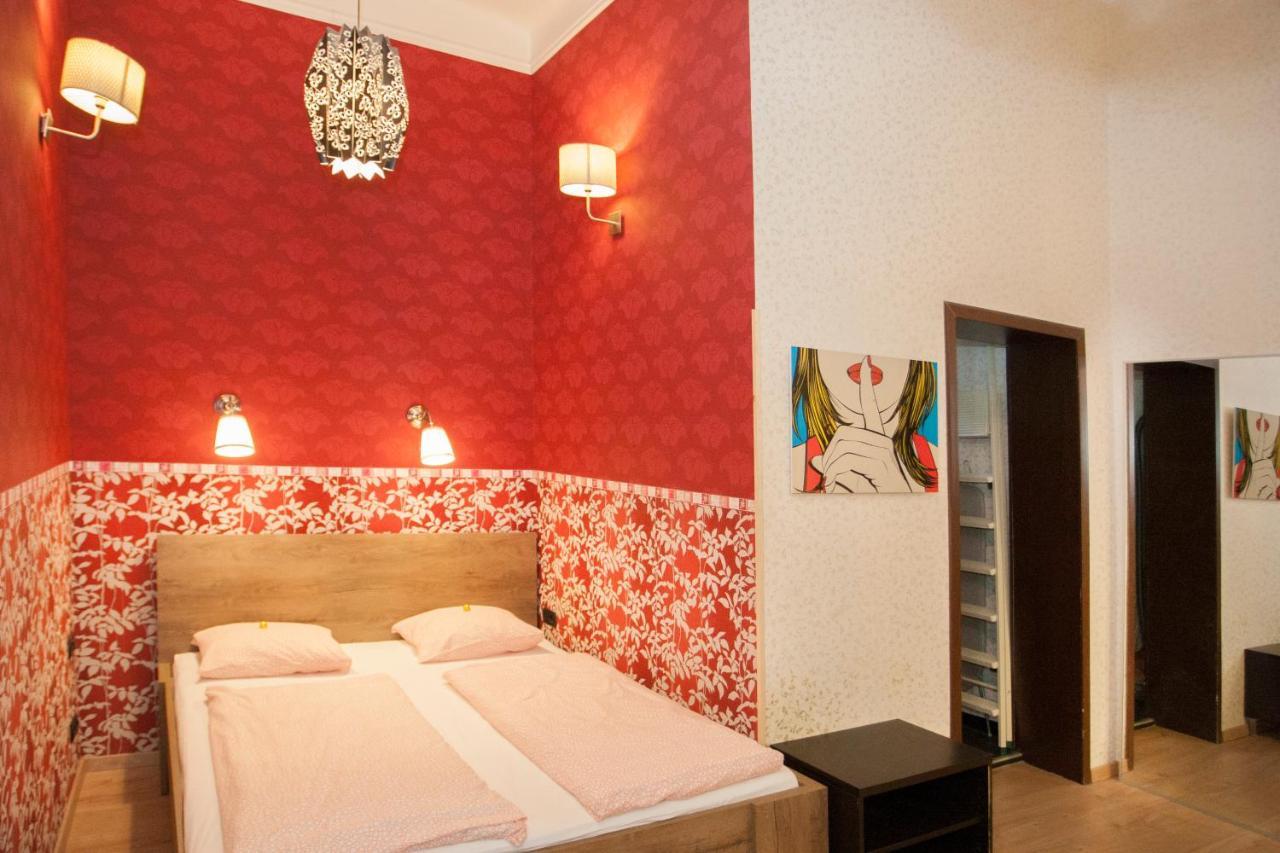 Ferienwohnung Inviting Flat In The Heart Of Town Budapest Exterior foto